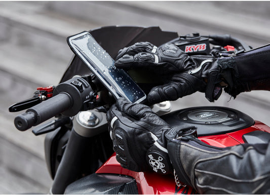 Orages d'été à moto : garder son smartphone au sec