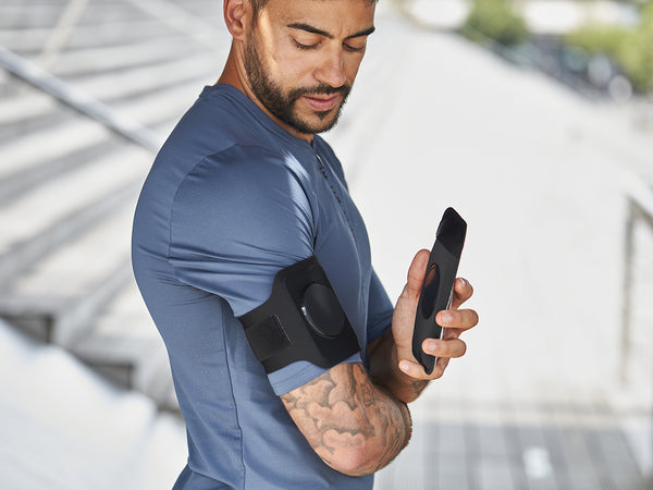 Brazalete Shapeheart, cómodo y ajustable para todos los tamaños de brazo, ideal para el running.