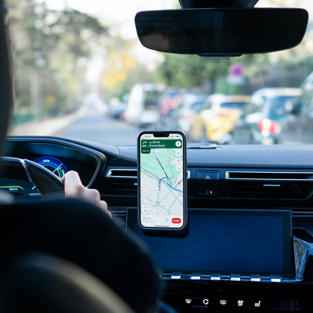 Fijación robusta y segura del soporte para coche Shapeheart, orientación vertical u horizontal del teléfono para una vista óptima del GPS