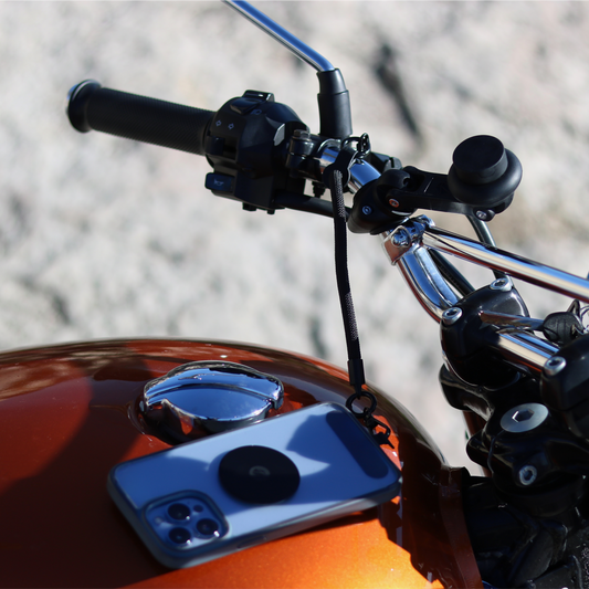 Cordón de seguridad y antivibración utilizados con la placa metálica y el soporte de teléfono magnético moto Pro Boost Shapeheart