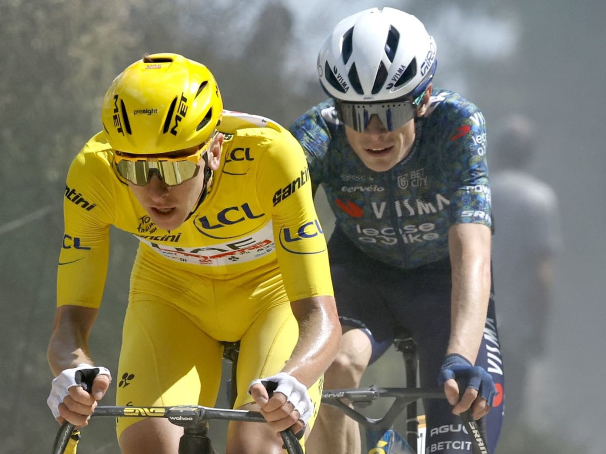 Pogačar y Vingegaard durante un ascenso del Tour 2024.