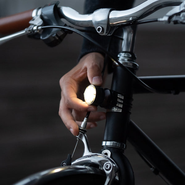 Vista principal del producto – Mini luz magnética delantera Shapeheart