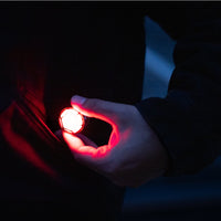 Luz guardada en su funda – Mini luz magnética trasera Shapeheart