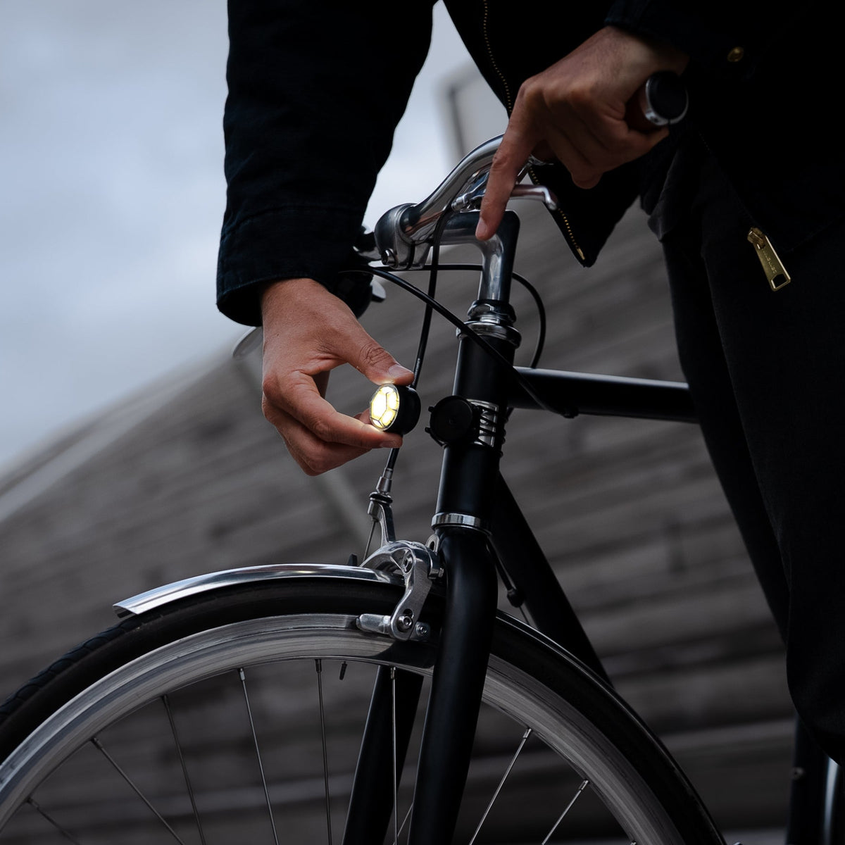 Luz clipada en el soporte del casco – Mini luz magnética delantera Shapeheart