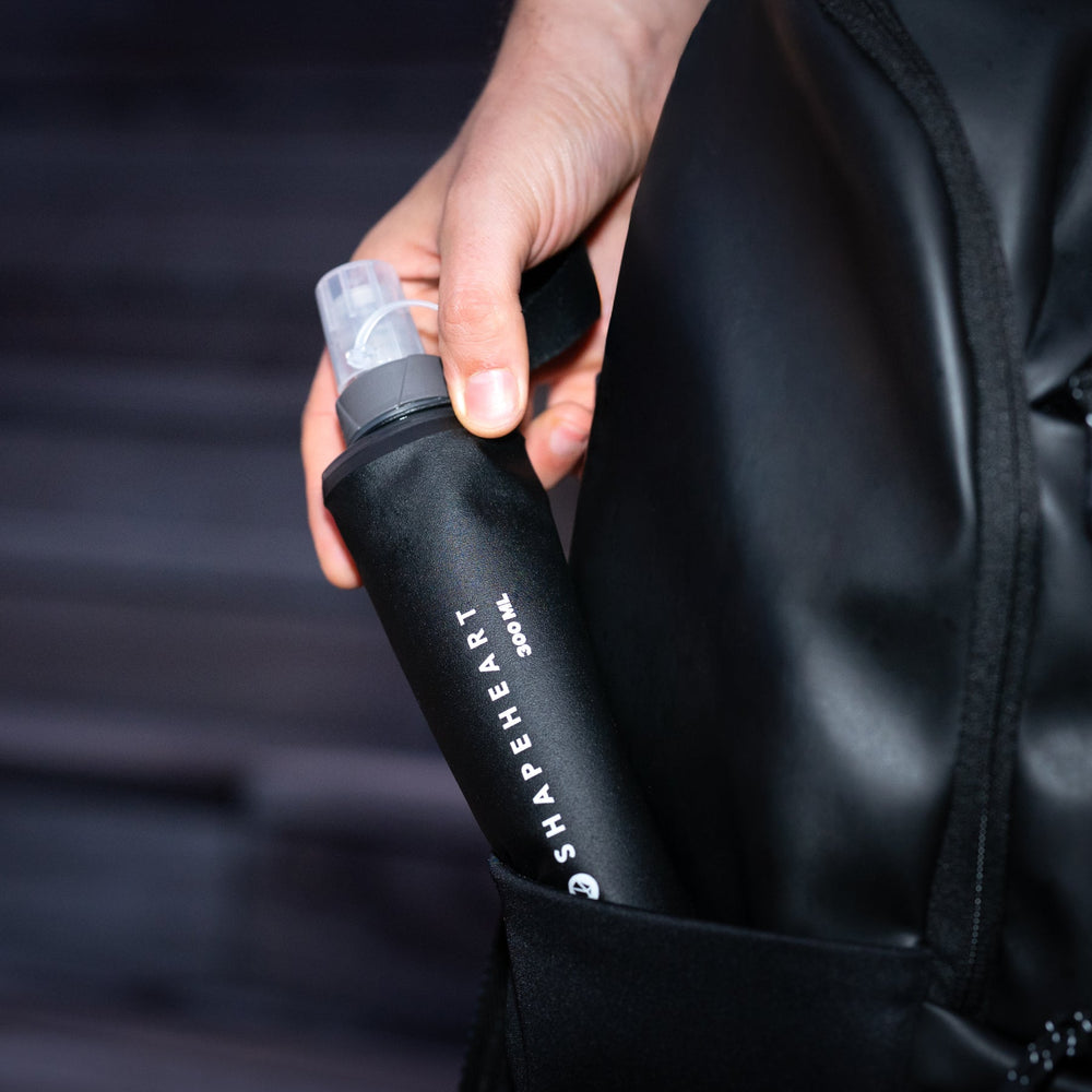 Almacenamiento en el bolsillo de una mochila – Botella flexible 300mL Shapeheart