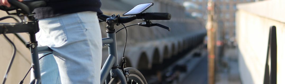 La primavera marca el regreso de la bicicleta a la ciudad. Es el momento ideal para adoptar una movilidad más fluida y equiparse bien.