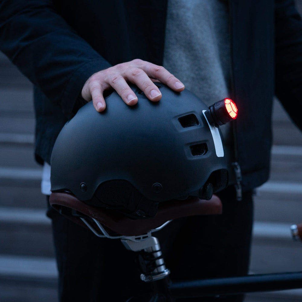 Soporte con clip VIOO fijado en un casco – Soporte magnético con clip VIOO para casco Shapeheart
