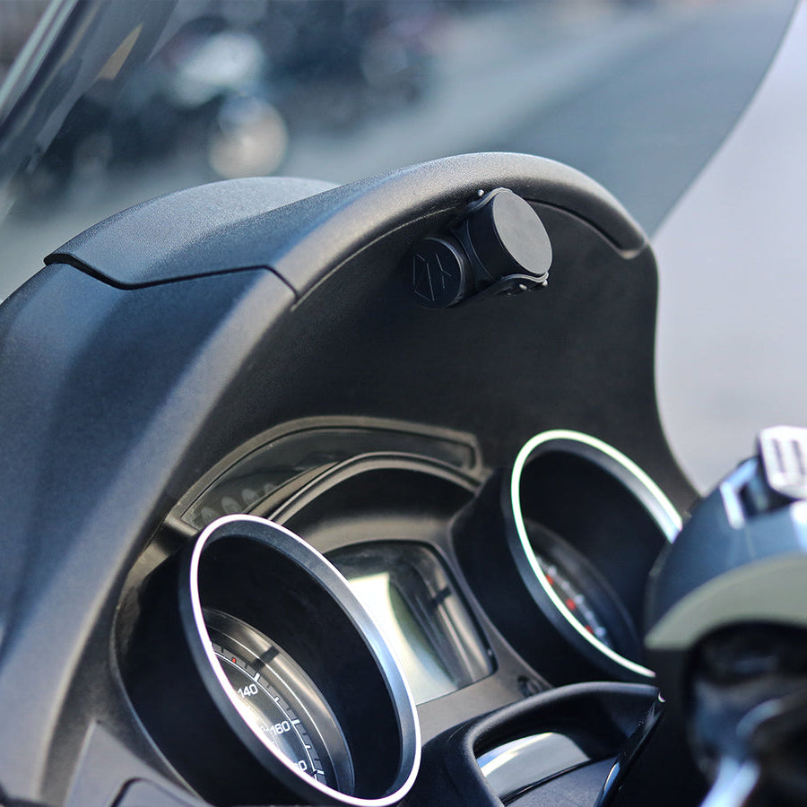 Soporte de scooter para teléfono: ideal para scooters grandes. Fijación fácil perforando el salpicadero