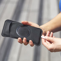 Muy fácil de usar, ¡puede conectar sus auriculares o cargar su teléfono antes de salir!