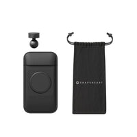 Simple y eficaz, encuentre la funda (en el tamaño de su elección), el soporte magnético esférico universal y la bolsa de transporte.