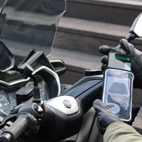 Nuestra funda existe en tres tallas y es compatible con la gran mayoría de los teléfonos del mercado.