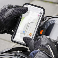 La funda magnética con apertura para cámara incluida con el soporte para manillar de bicicleta Shapeheart es totalmente táctil e impermeable